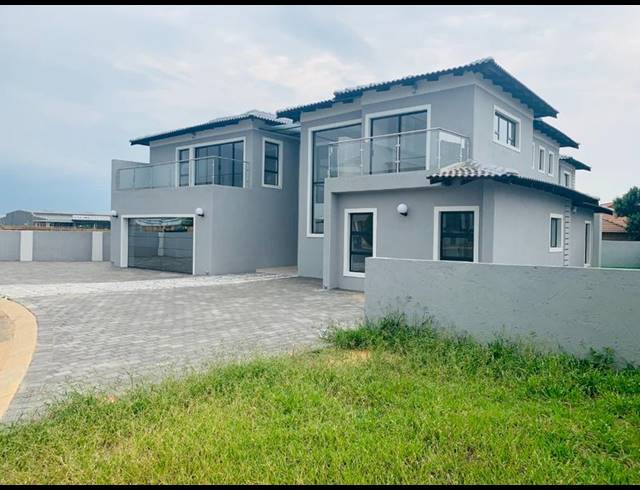 6 BEDROOM HOUSE FOR SALE IN SAVANNAH COUNTRY ESTATE